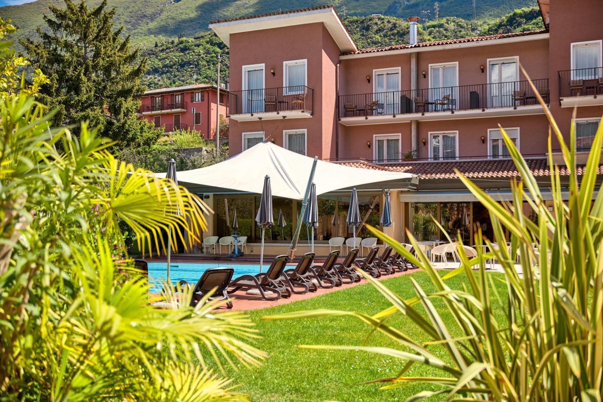 Hotel Luna Rossa (Adults Only) Malcesine Exterior foto